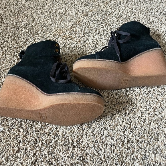 UGG Black Kiernan Suede Wedged Booties Size 9.5 - Picture 6 of 6